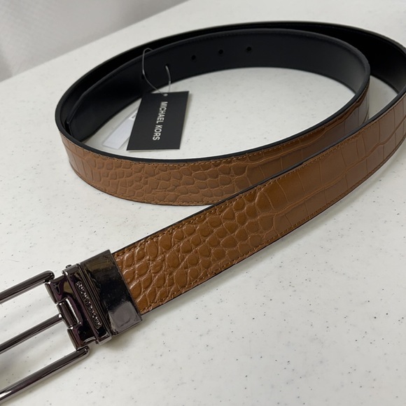 Michael Kors Reversible Embossed Leather Belt - Picture 5 of 10